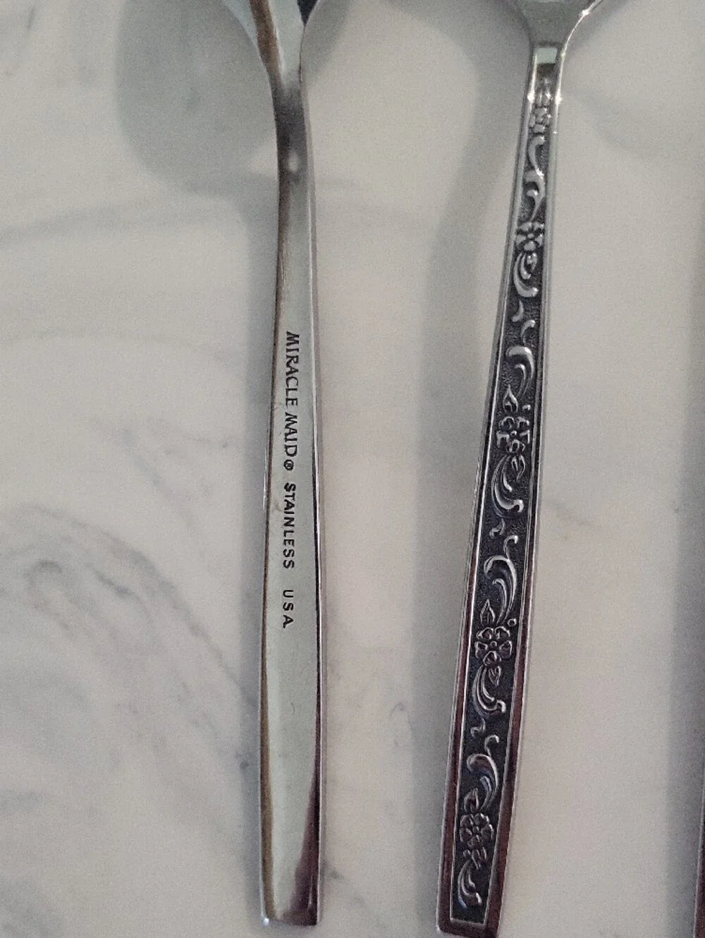MiracleMaid Stainless Flatware 2 Teaspoons, 1 Serving Knife, 4 Butterknives